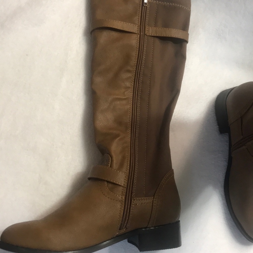 Boots - Picture 3 of 3